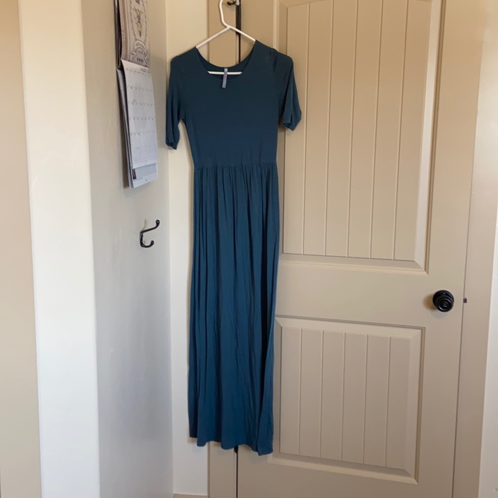 Green maxi dress